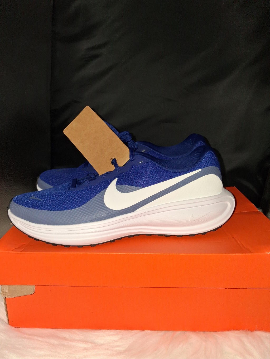 Nike Men&acirc;s Revolution 8